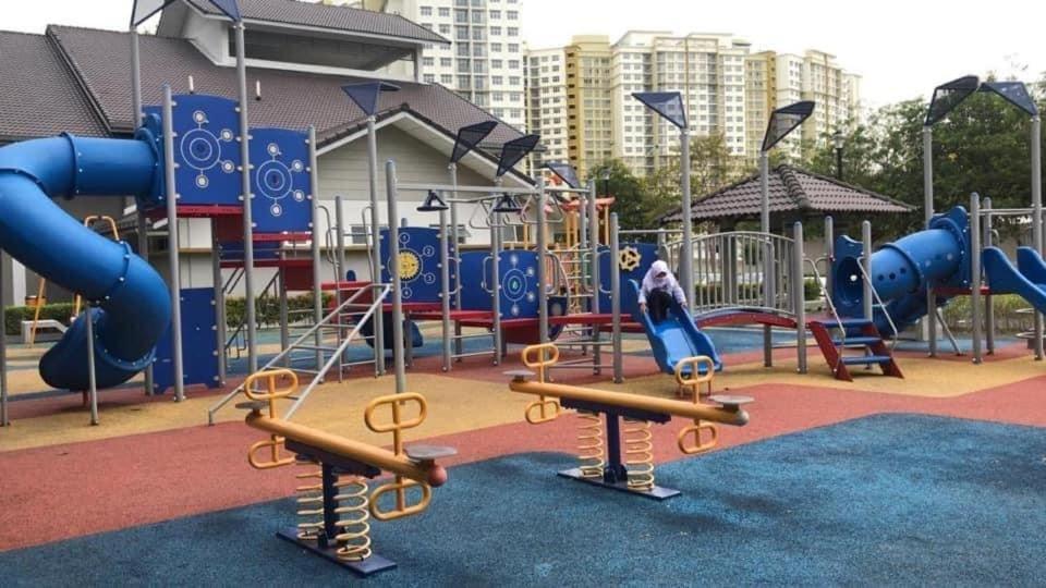 Sofiamuslim Homestay Putrajaya: Near Alamanda Mall & Government Centre Exterior photo