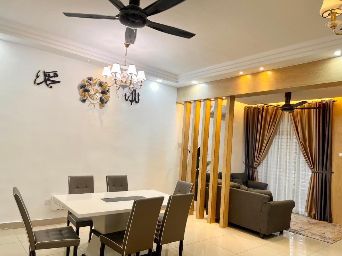 Sofiamuslim Homestay Putrajaya: Near Alamanda Mall & Government Centre Exterior photo